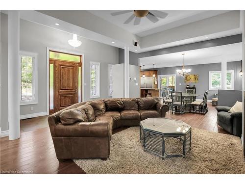 9 Alves Lane, Seguin, ON - Indoor Photo Showing Living Room