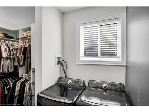 9 Alves Lane, Seguin, ON - Indoor Photo Showing Laundry Room