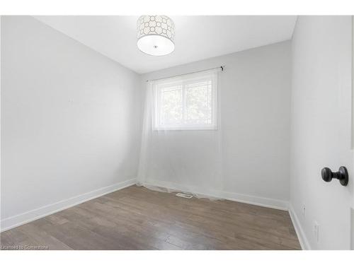 8 Camelot Drive, Hamilton, ON - Indoor Photo Showing Other Room