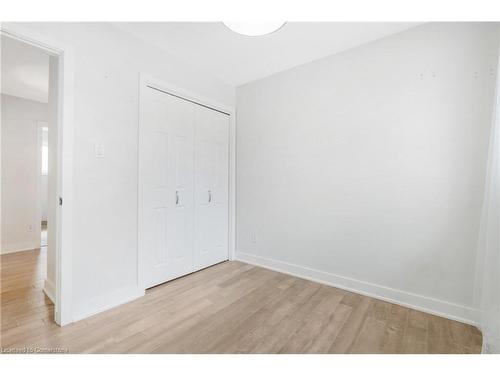 8 Camelot Drive, Hamilton, ON - Indoor Photo Showing Other Room