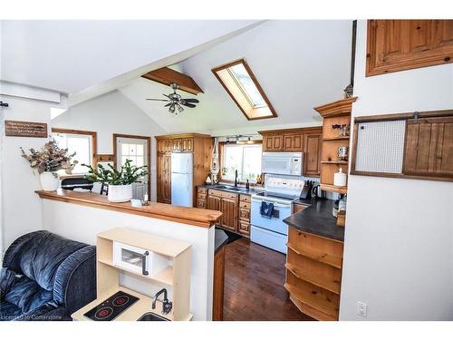 617 Marshagen Road, Dunnville, ON - Indoor Photo Showing Kitchen With Double Sink