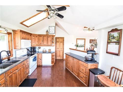 617 Marshagen Road, Dunnville, ON - Indoor Photo Showing Kitchen With Double Sink