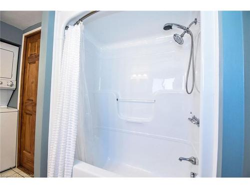 617 Marshagen Road, Dunnville, ON - Indoor Photo Showing Bathroom