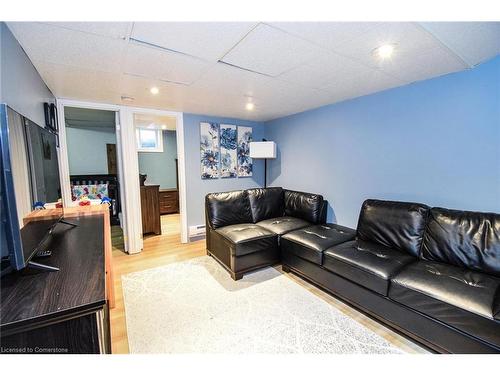 617 Marshagen Road, Dunnville, ON - Indoor Photo Showing Living Room