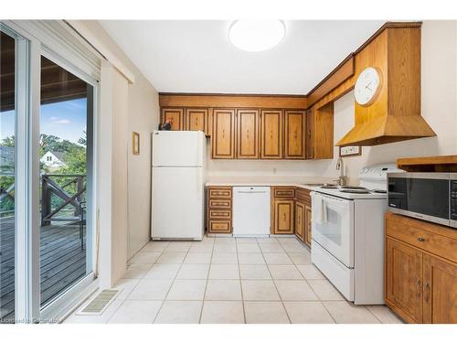 56 West 1St Street, Hamilton, ON - Indoor Photo Showing Kitchen