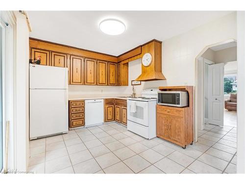 56 West 1St Street, Hamilton, ON - Indoor Photo Showing Kitchen