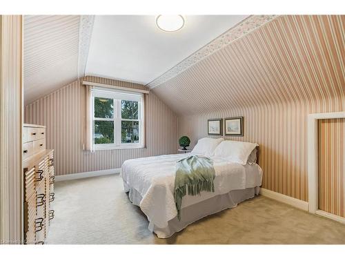 56 West 1St Street, Hamilton, ON - Indoor Photo Showing Bedroom