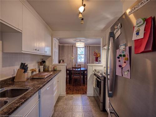 1-594 Durham Crescent, Woodstock, ON - Indoor Photo Showing Kitchen