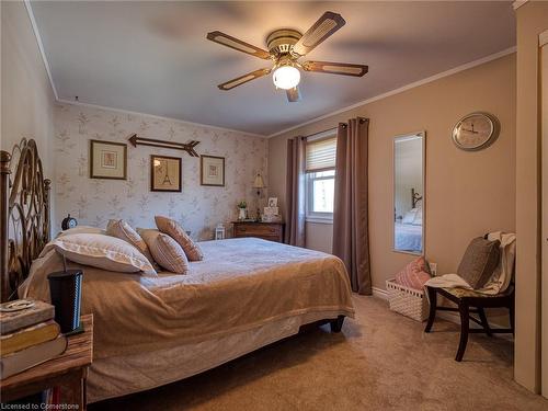 1-594 Durham Crescent, Woodstock, ON - Indoor Photo Showing Bedroom