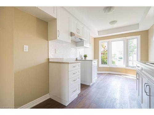 19-503 Highway 8 Highway, Stoney Creek, ON - Indoor Photo Showing Kitchen