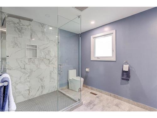 2141 Cartier Crescent, Burlington, ON - Indoor Photo Showing Bathroom