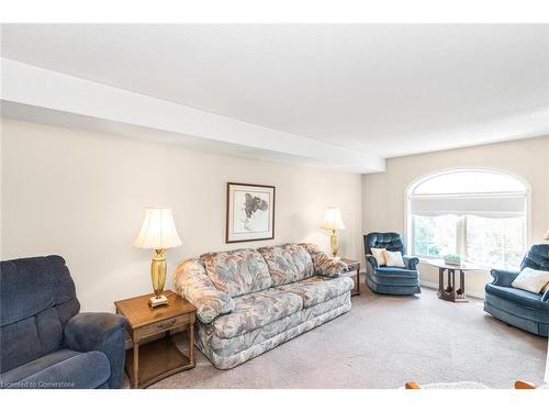 B405-216 Plains Road W, Burlington, ON - Indoor Photo Showing Living Room