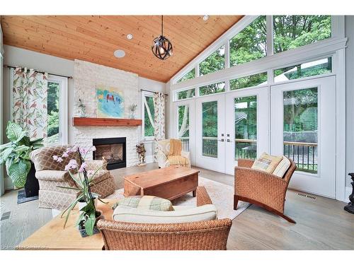 298 Shoreview Road, Burlington, ON - Indoor Photo Showing Living Room With Fireplace