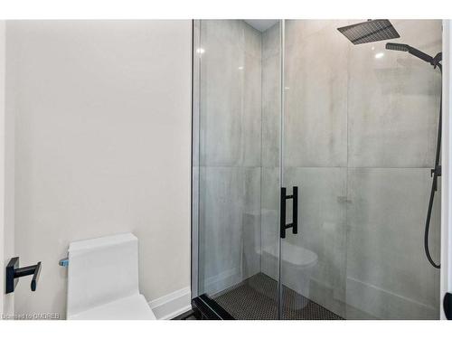 21 Clare Avenue, Hamilton, ON - Indoor Photo Showing Bathroom