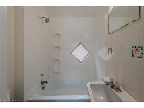 51 Baldwin Avenue, Brantford, ON - Indoor Photo Showing Bathroom