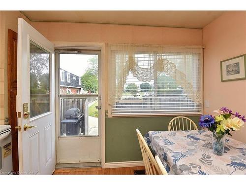 1 Eastview Avenue, Hamilton, ON - Indoor Photo Showing Dining Room