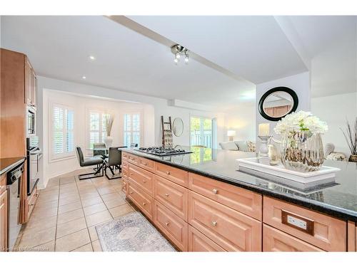 83-3333 New Street, Burlington, ON - Indoor Photo Showing Kitchen