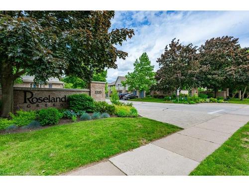 83-3333 New Street, Burlington, ON - Outdoor