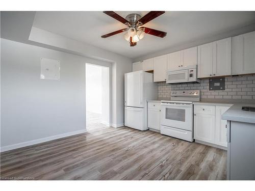 7-2161 Ghent Avenue, Burlington, ON - Indoor Photo Showing Kitchen