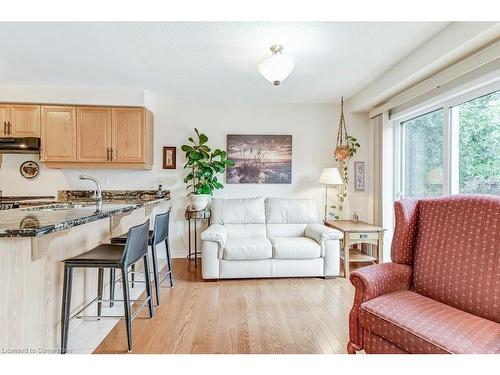 25 Golden Iris Crescent, Waterdown, ON - Indoor Photo Showing Living Room