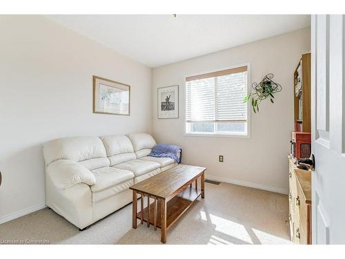 25 Golden Iris Crescent, Waterdown, ON - Indoor Photo Showing Living Room