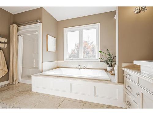 178 Brookhaven Court, Welland, ON - Indoor Photo Showing Bathroom