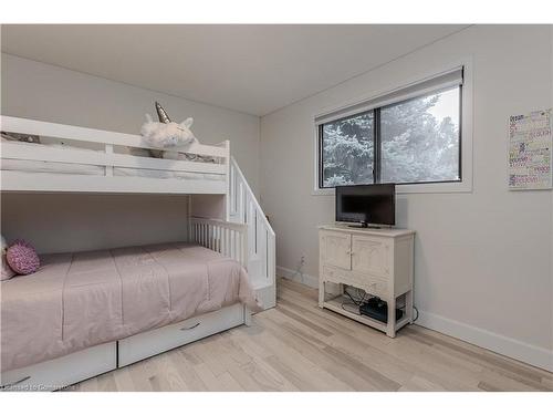 1891 Heather Hills Drive, Burlington, ON - Indoor Photo Showing Bedroom