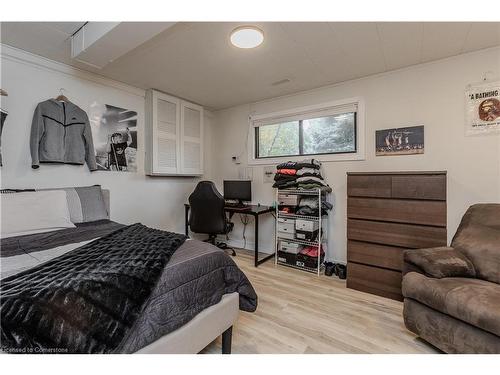 1891 Heather Hills Drive, Burlington, ON - Indoor Photo Showing Bedroom