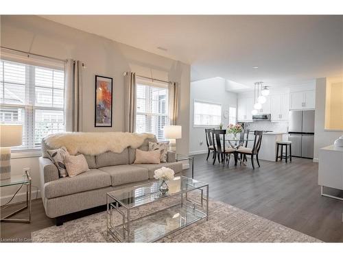 7B Shores Lane, Crystal Beach, ON - Indoor Photo Showing Living Room