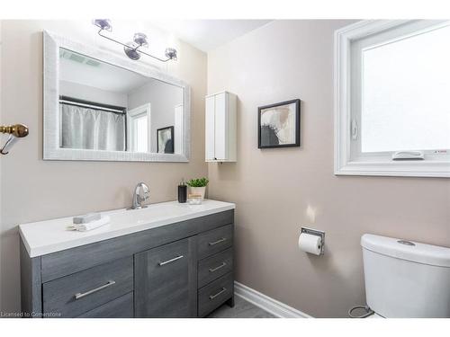 48 Karsh Crescent, Hamilton, ON - Indoor Photo Showing Bathroom