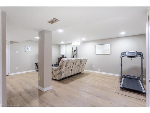 48 Karsh Crescent, Waterdown, ON - Indoor