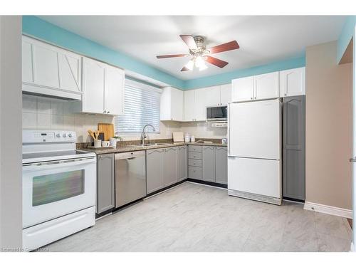 48 Karsh Crescent, Hamilton, ON - Indoor Photo Showing Kitchen