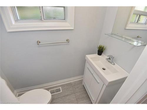 1420 Chalice Crescent, Mississauga, ON - Indoor Photo Showing Bathroom