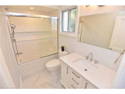 1420 Chalice Crescent, Mississauga, ON - Indoor Photo Showing Bathroom