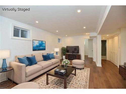 1420 Chalice Crescent, Mississauga, ON - Indoor Photo Showing Living Room