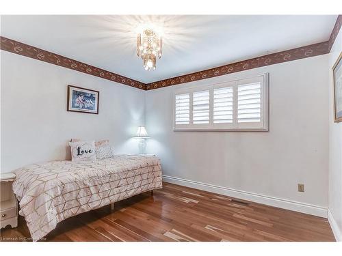 2163 Alconbury Crescent, Burlington, ON - Indoor Photo Showing Bedroom