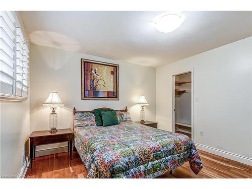 2163 Alconbury Crescent, Burlington, ON - Indoor Photo Showing Bedroom