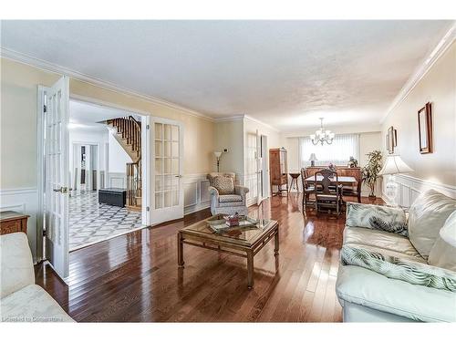 2163 Alconbury Crescent, Burlington, ON - Indoor Photo Showing Living Room