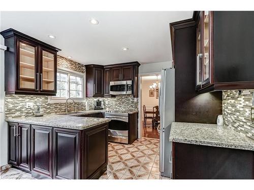 2163 Alconbury Crescent, Burlington, ON - Indoor Photo Showing Kitchen With Upgraded Kitchen