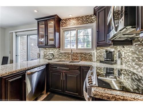 2163 Alconbury Crescent, Burlington, ON - Indoor Photo Showing Kitchen With Upgraded Kitchen