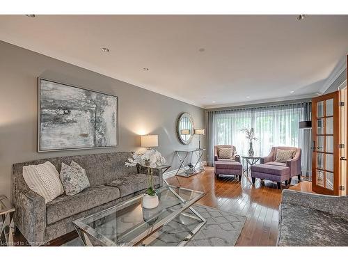 1407 Bayshire Drive, Halton, ON - Indoor Photo Showing Living Room