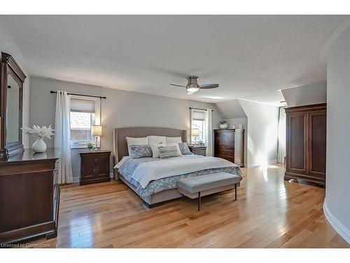 1407 Bayshire Drive, Halton, ON - Indoor Photo Showing Bedroom