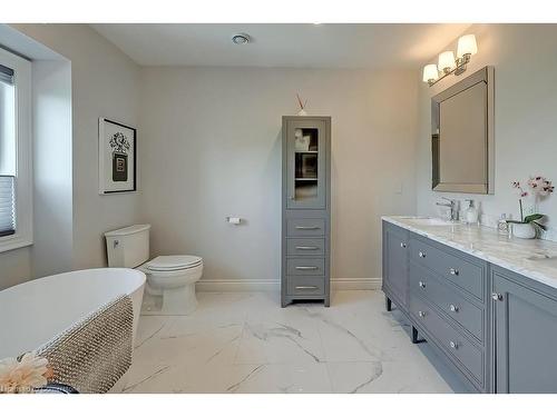 1407 Bayshire Drive, Halton, ON - Indoor Photo Showing Bathroom