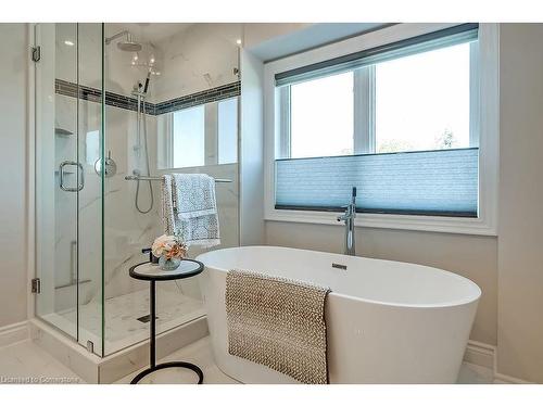 1407 Bayshire Drive, Halton, ON - Indoor Photo Showing Bathroom