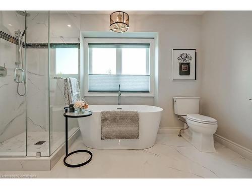 1407 Bayshire Drive, Halton, ON - Indoor Photo Showing Bathroom