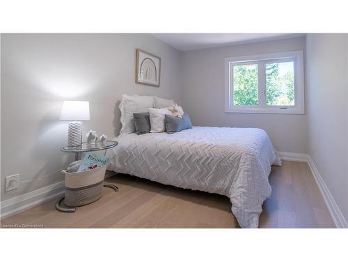 17-2411 Sovereign Street, Oakville, ON - Indoor Photo Showing Bedroom