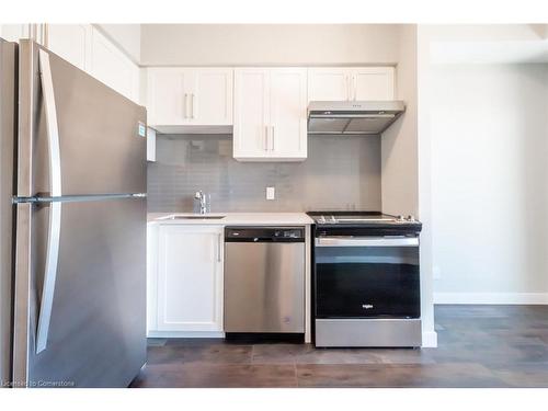 1503-15 Queen Street S, Hamilton, ON - Indoor Photo Showing Kitchen