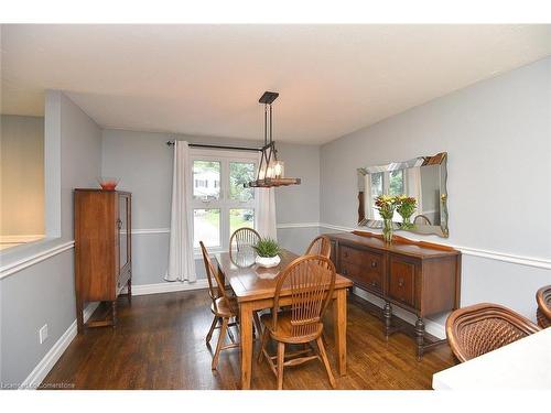 4 Joya Place, Dundas, ON - Indoor Photo Showing Dining Room