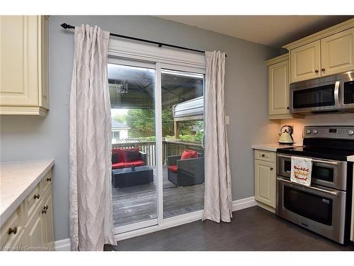 4 Joya Place, Dundas, ON - Indoor Photo Showing Kitchen