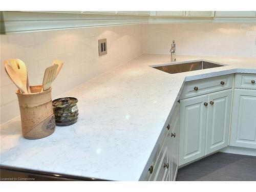 4 Joya Place, Dundas, ON - Indoor Photo Showing Kitchen